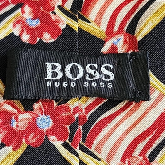 Hugo Boss Necktie Mens 56"L Black Floral Pattern Silk made in Italy Quiet Luxury - Picture 7 of 12